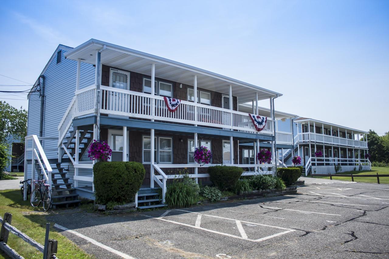 Inn Between The Beaches & Villager York Exterior photo