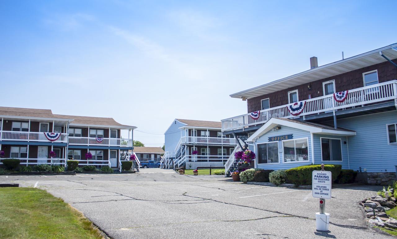 Inn Between The Beaches & Villager York Exterior photo