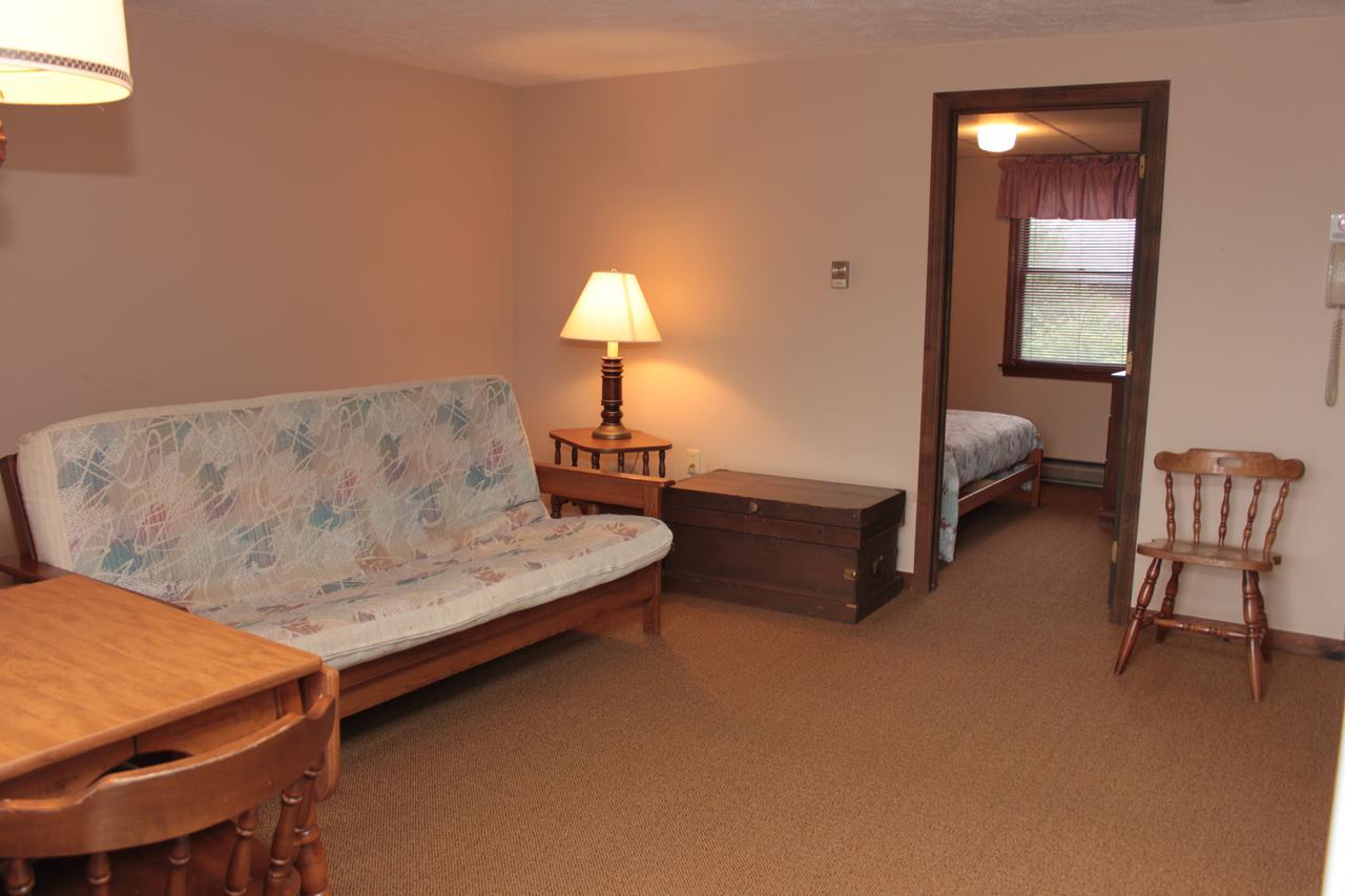 Inn Between The Beaches & Villager York Exterior photo